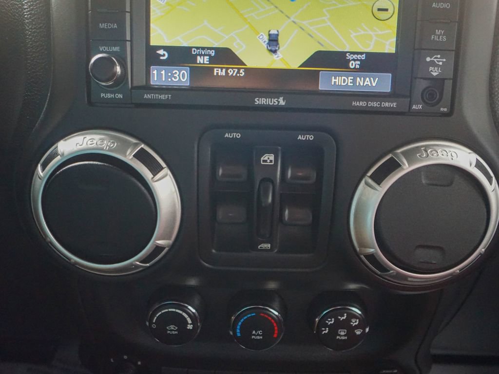 Used 2013 Jeep Wrangler Unlimited Rubicon image 22