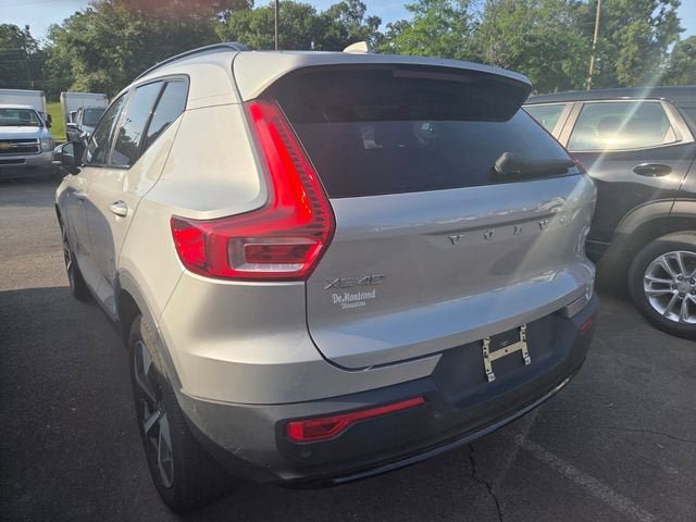 Used 2023 Volvo XC40 B4 Ultimate FWD image 4