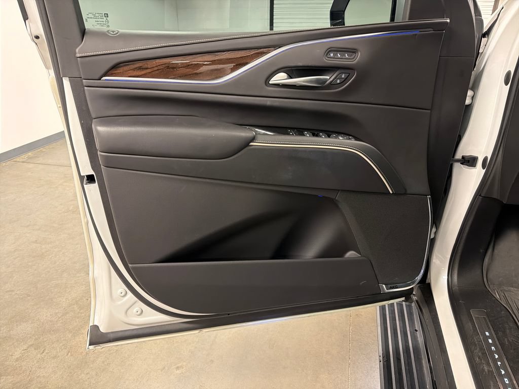 Used 2022 Cadillac Escalade Sport Platinum w/ Heavy-Duty Trailer Package AWD/4WD image 20