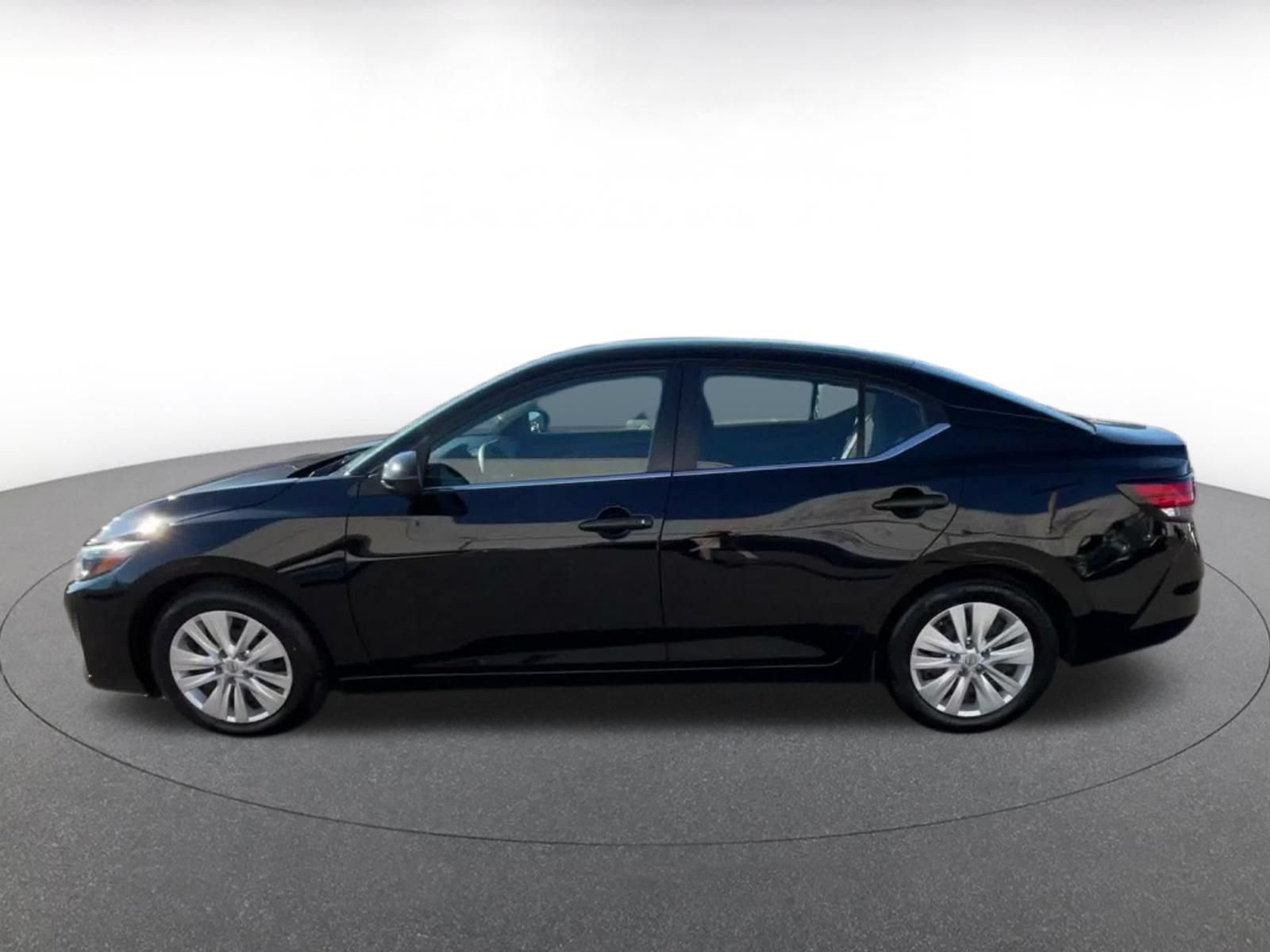 Used 2025 Nissan Sentra S FWD image 8