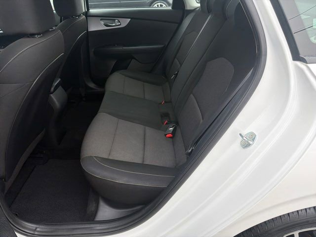 Used 2022 Kia Forte LXS image 17