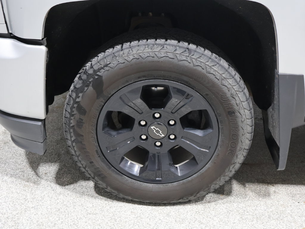 Used 2018 Chevrolet Silverado 1500 LT w/ All Star Edition AWD/4WD image 10