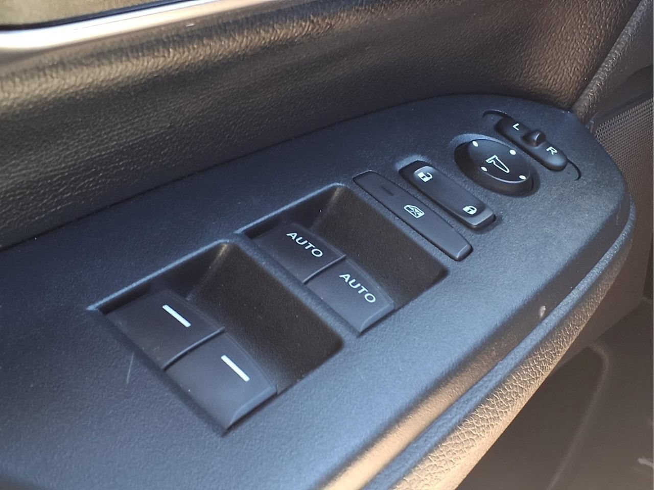 Used 2019 Honda CR-V EX image 25