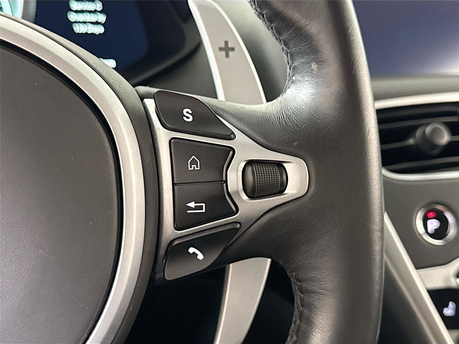 Used 2019 Aston Martin DBS Superleggera RWD image 23