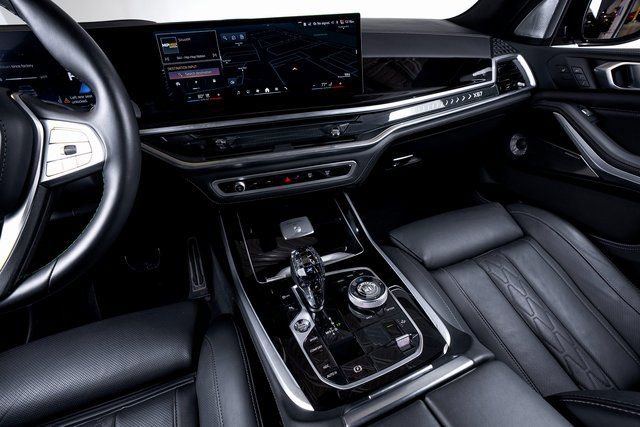 Used 2025 BMW ALPINA XB7 image 35