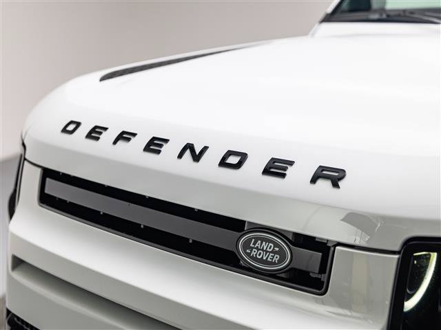 New 2026 Land Rover Defender 110 X-Dynamic SE AWD/4WD image 9