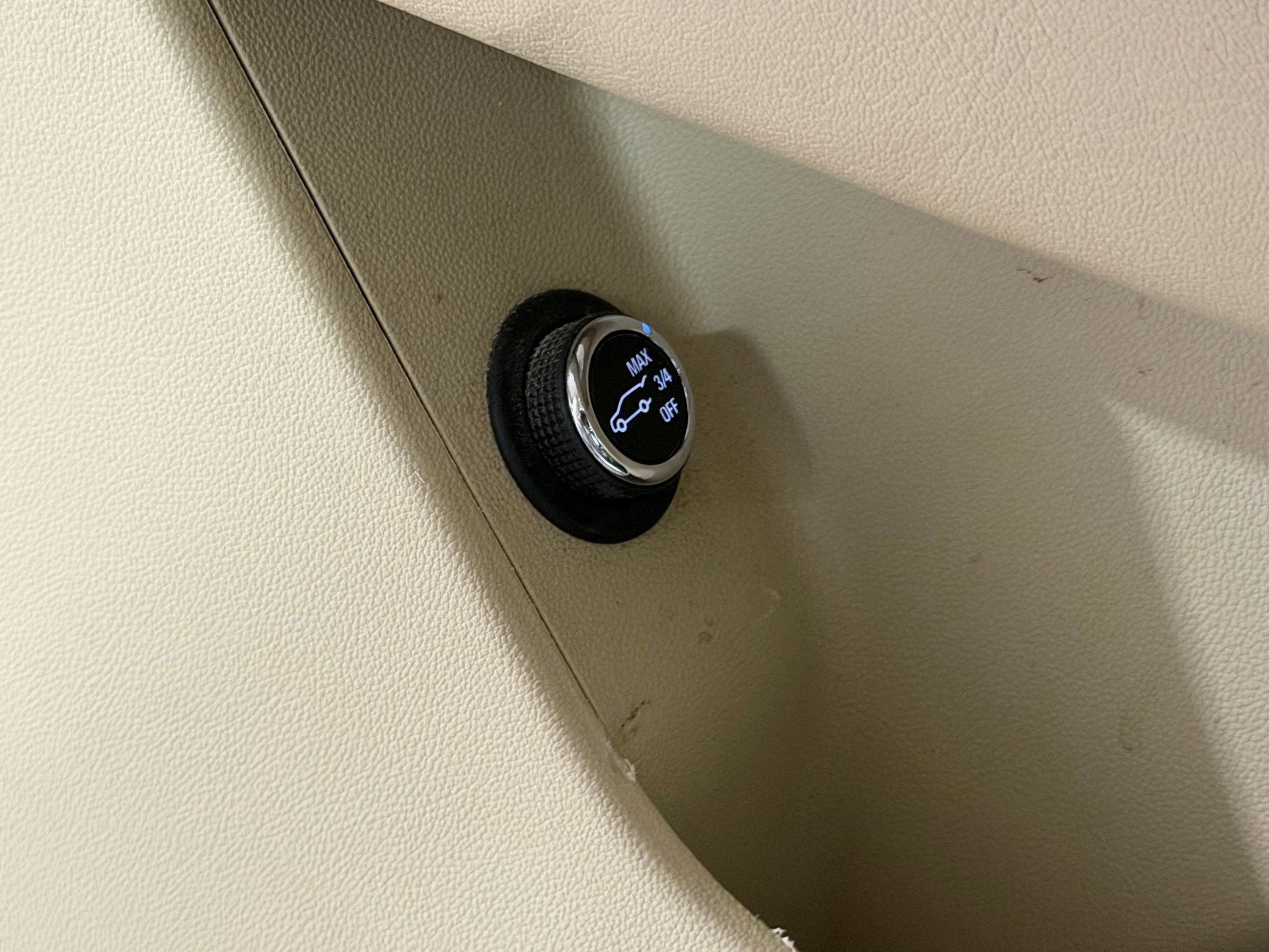 Used 2018 Cadillac XT5 FWD image 15