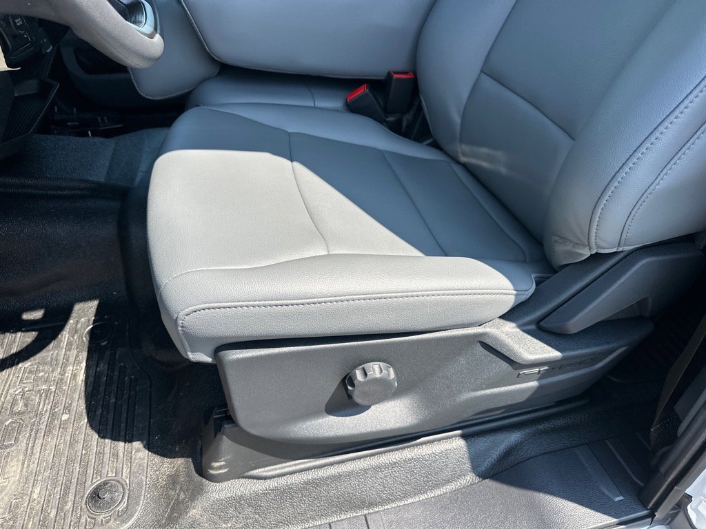 New 2025 Ford F350 XL w/ XL Chrome Package image 31