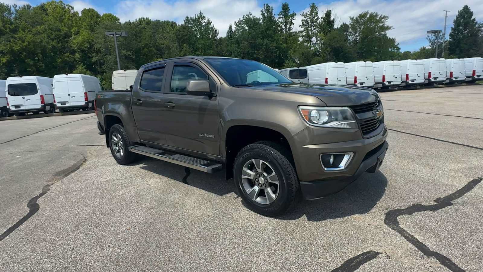 Used 2017 Chevrolet Colorado Z71 AWD/4WD image 2