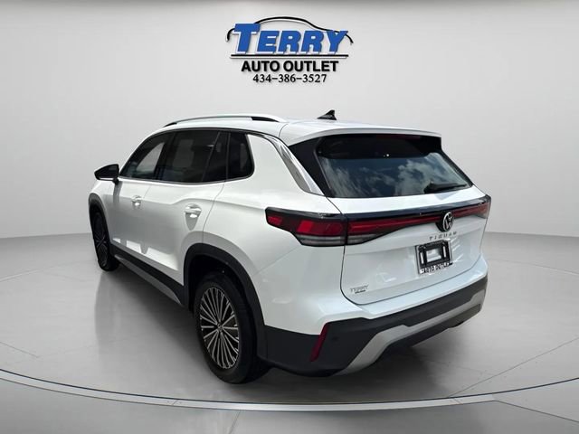 Used 2025 Volkswagen Tiguan S w/ 18" Wheel Package FWD image 4