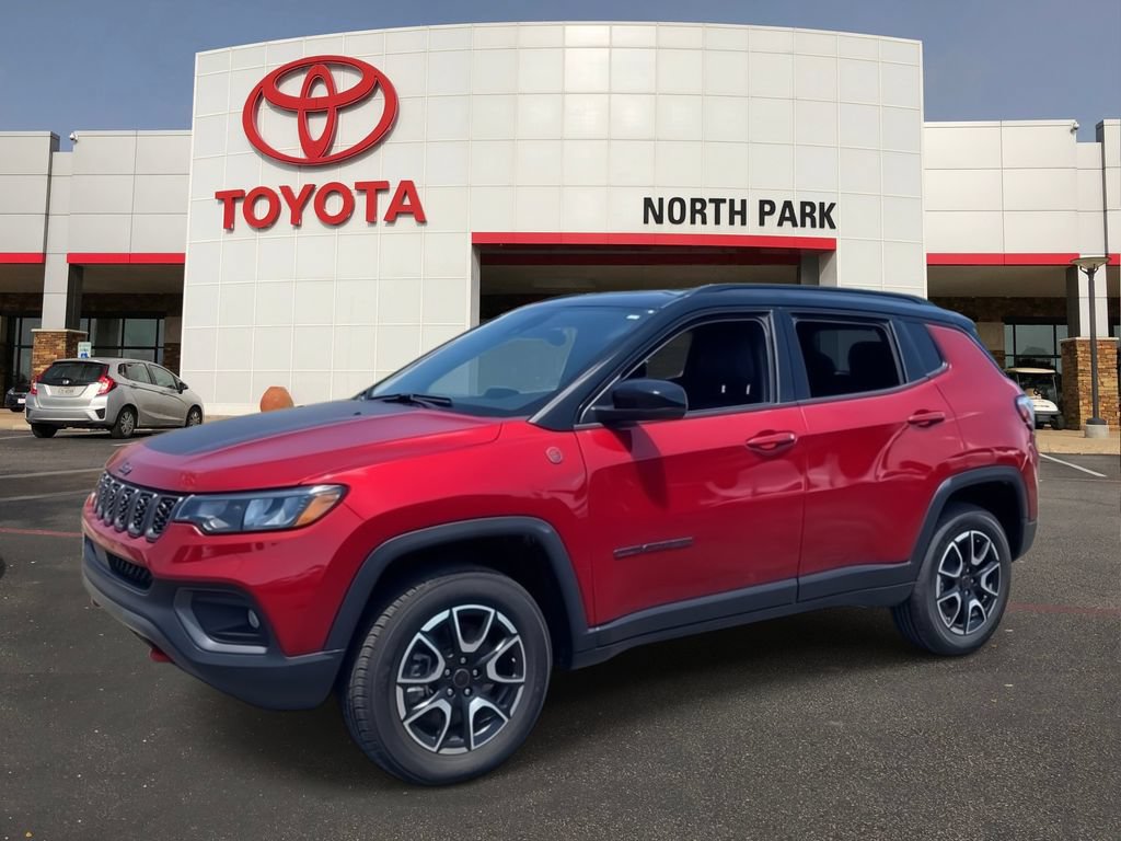 Used 2025 Jeep Compass Trailhawk