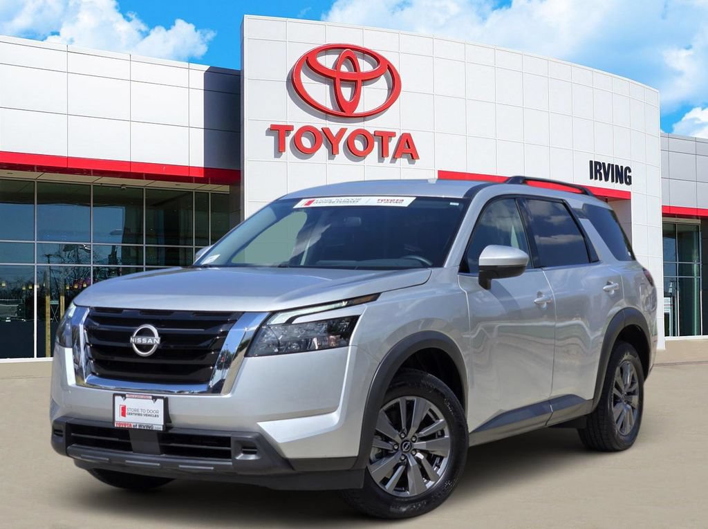 Used 2024 Nissan Pathfinder SV