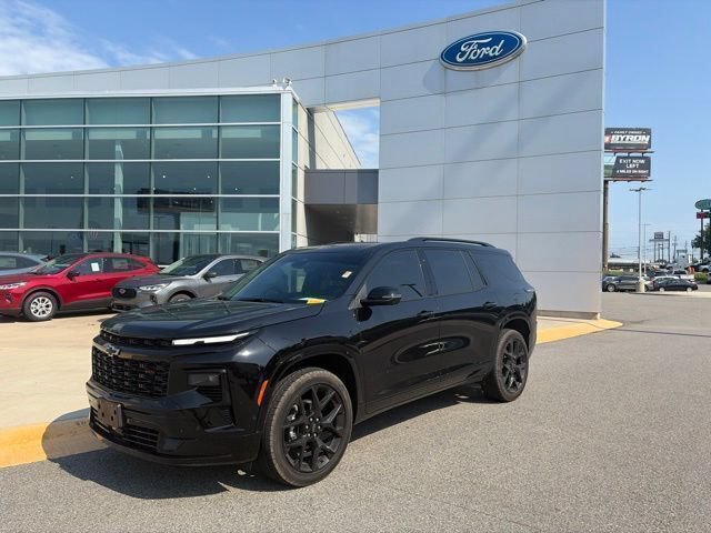 Used 2026 Chevrolet Traverse RS FWD image 1