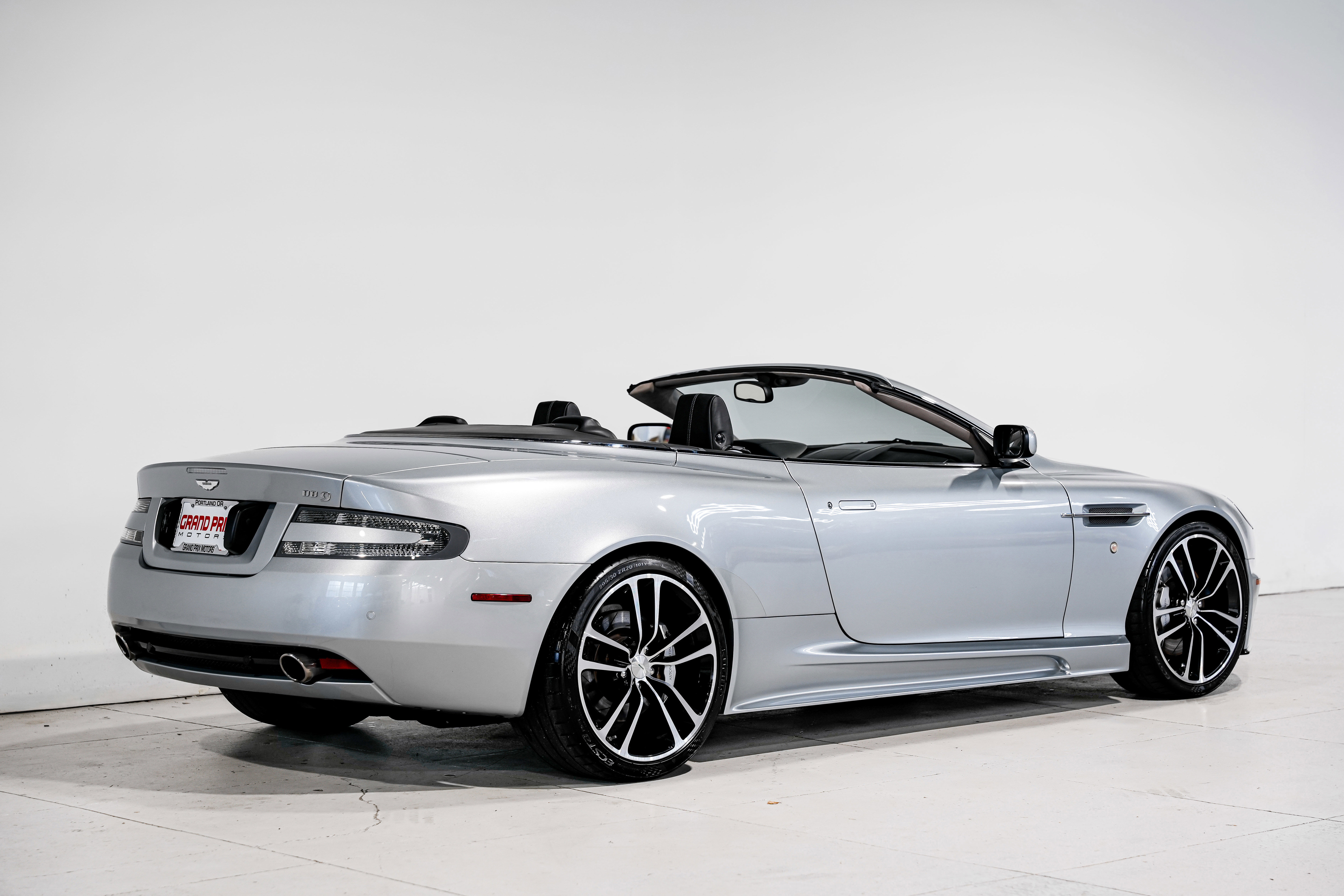 Used 2007 Aston Martin DB9 Volante image 3