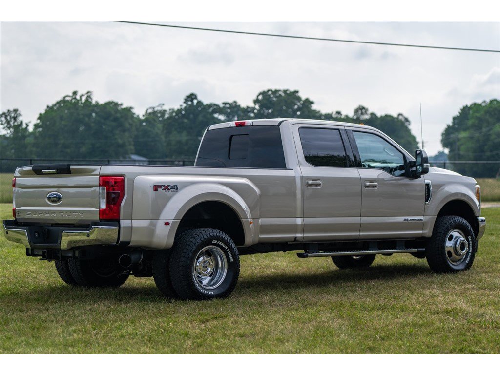 Used 2017 Ford F350 Lariat w/ Lariat Value Package AWD/4WD image 6