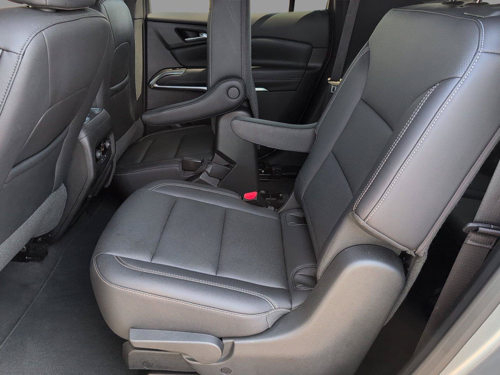 Certified 2025 Chevrolet Traverse LT FWD image 33