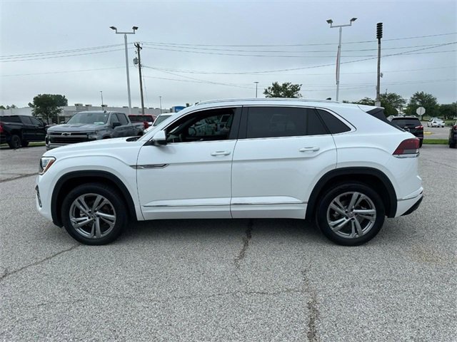 Used 2024 Volkswagen Atlas Cross Sport SEL R-Line image 2