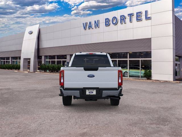 New 2026 Ford F350 XLT w/ FX4 Off-Road Package AWD/4WD image 5