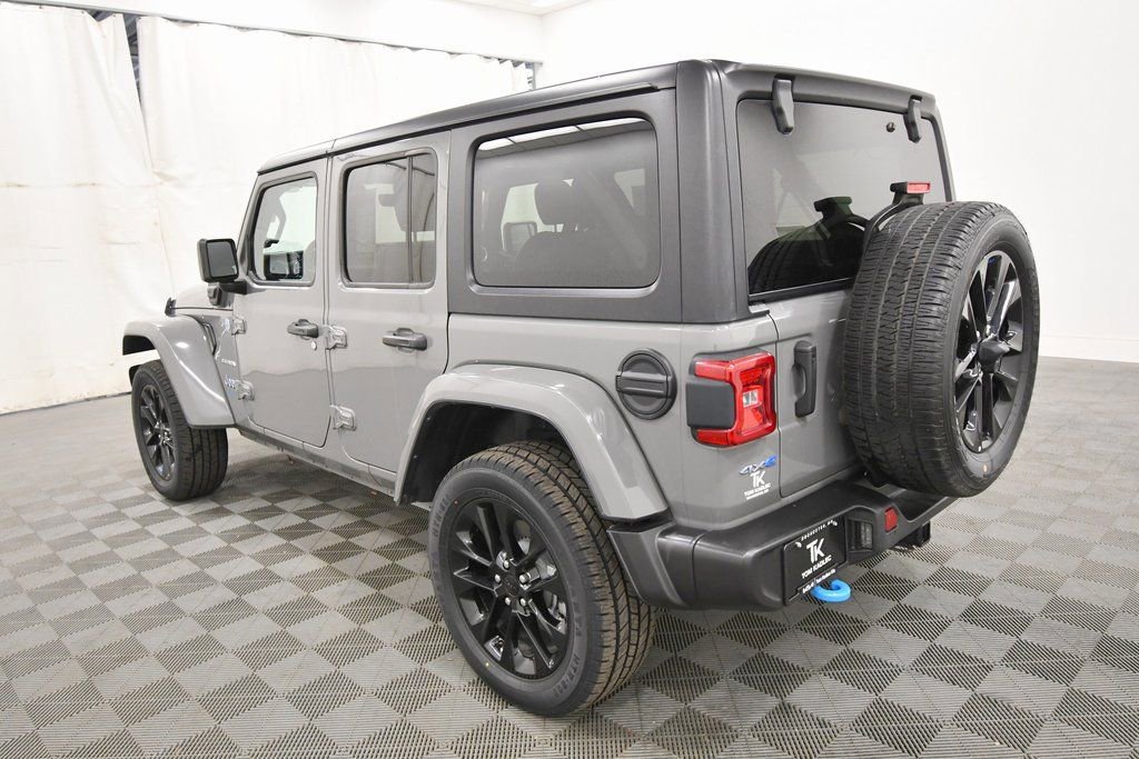 Used 2023 Jeep Wrangler Unlimited Sahara image 5