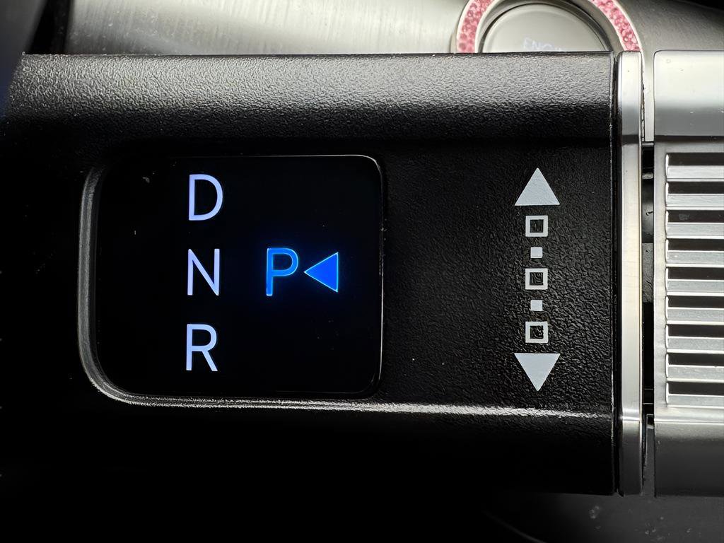Used 2025 Hyundai Kona SEL image 32