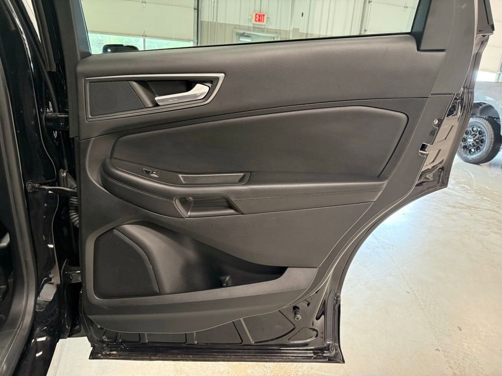 Certified 2022 Ford Edge SE w/ Black Appearance Package AWD/4WD image 23