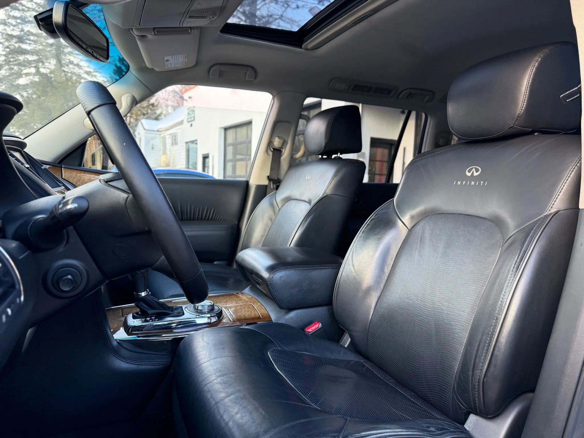 Used 2014 INFINITI QX80 4WD w/ Theater Package image 29