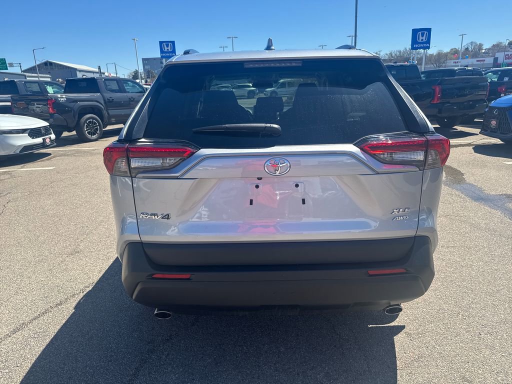 Used 2025 Toyota RAV4 XLE w/ Weather Package AWD/4WD image 6