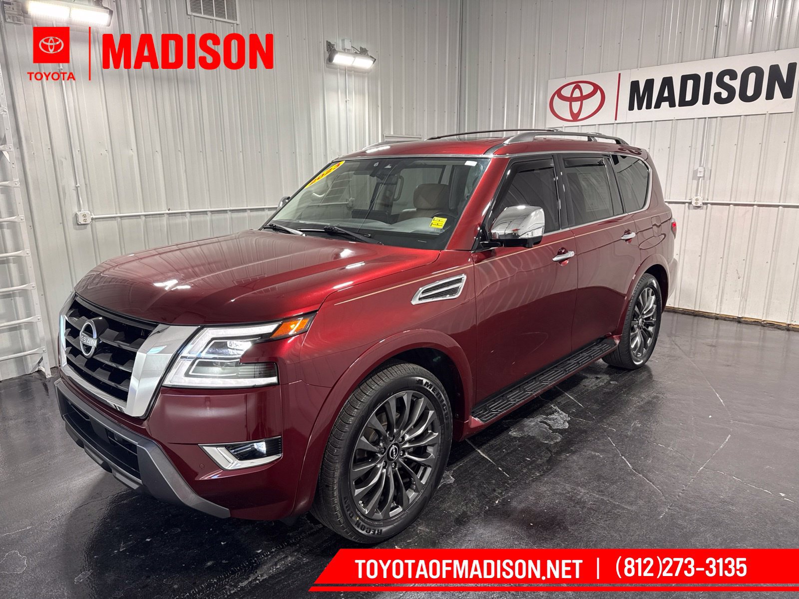 Used 2023 Nissan Armada Platinum w/ Captain's Chairs Package AWD/4WD image 1