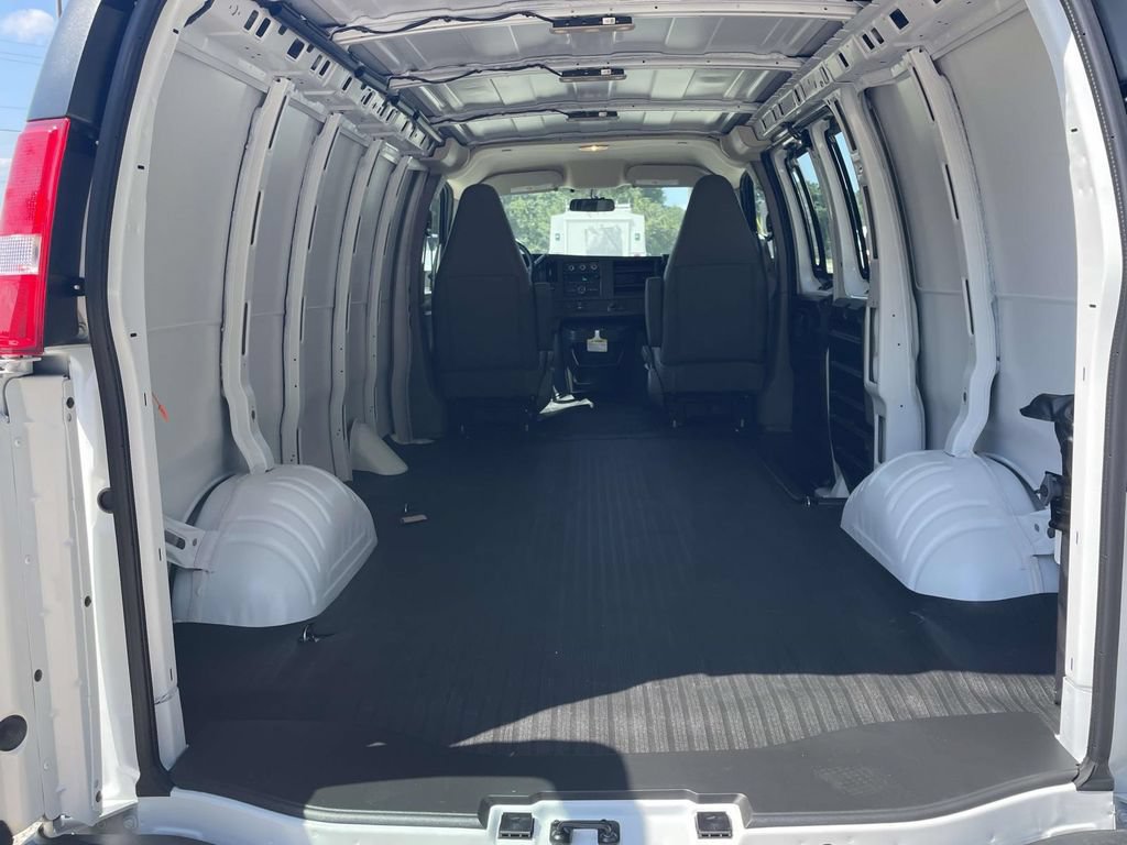 New 2026 Chevrolet Express 2500 w/ Driver Convenience Package RWD image 8
