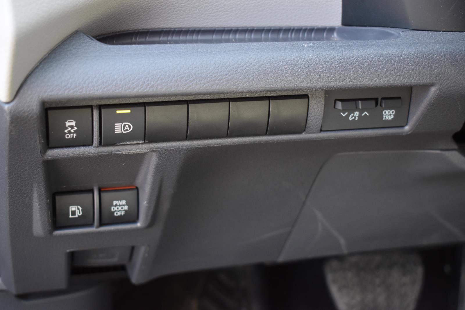 Used 2024 Toyota Sienna LE image 24