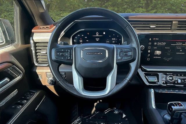 Used 2023 GMC Sierra 1500 Denali w/ Technology Package AWD/4WD image 9