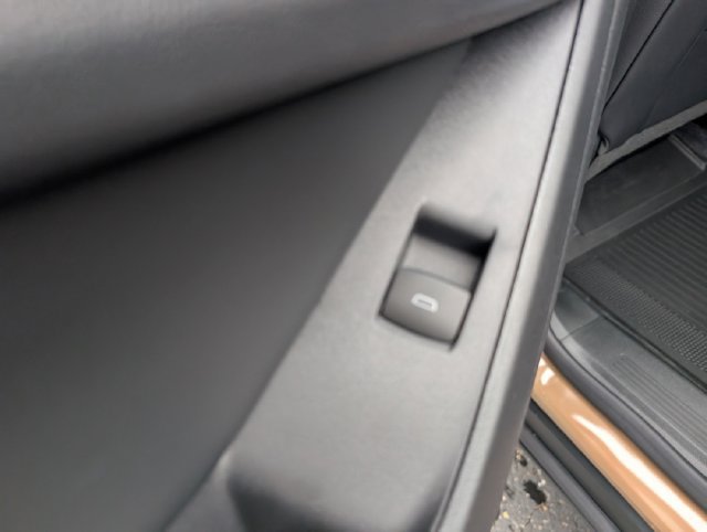 New 2027 Chevrolet Equinox LT w/ Convenience Package II FWD image 13