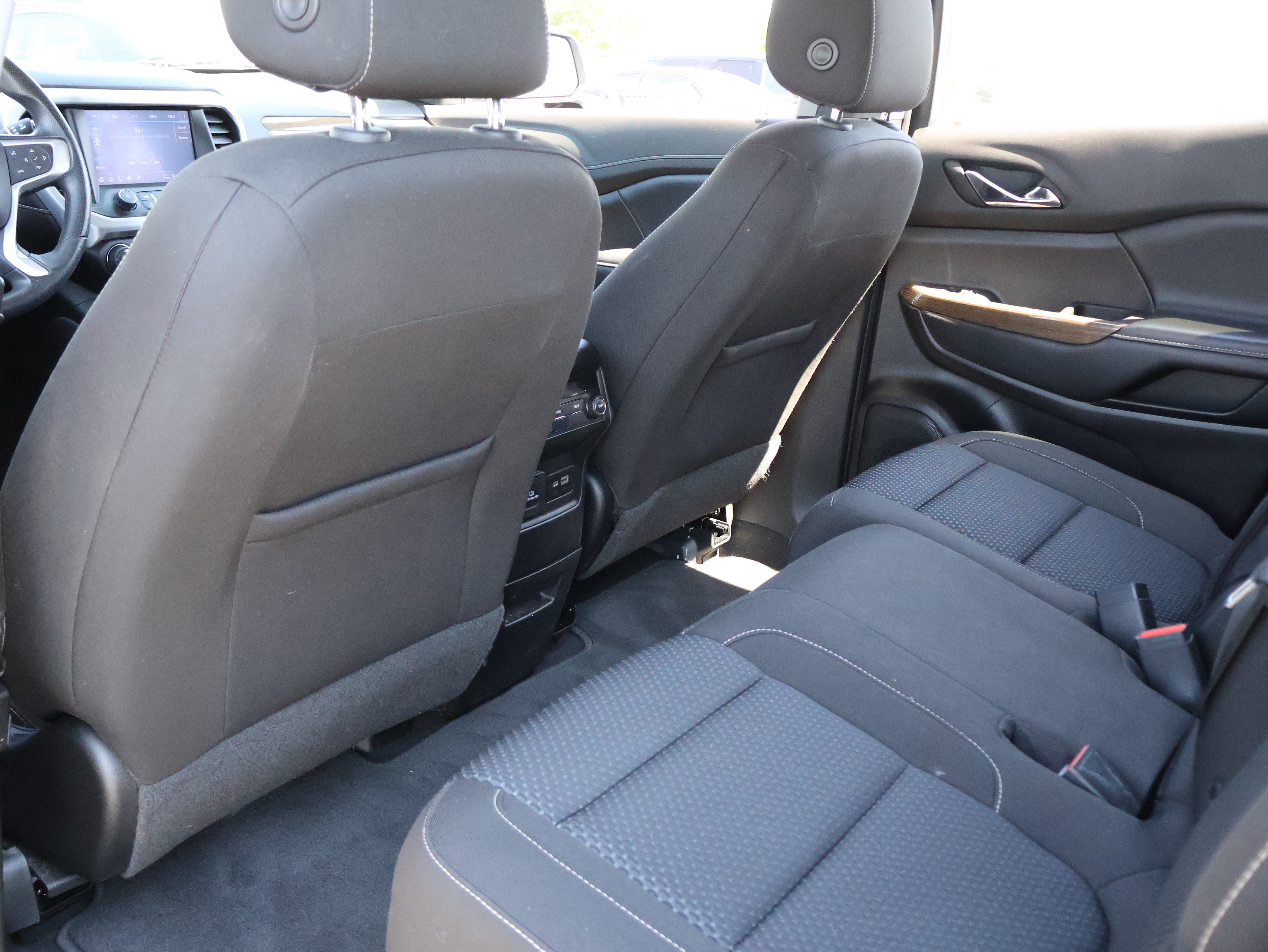 Used 2023 GMC Acadia SLE w/ Driver Convenience Package AWD/4WD image 11