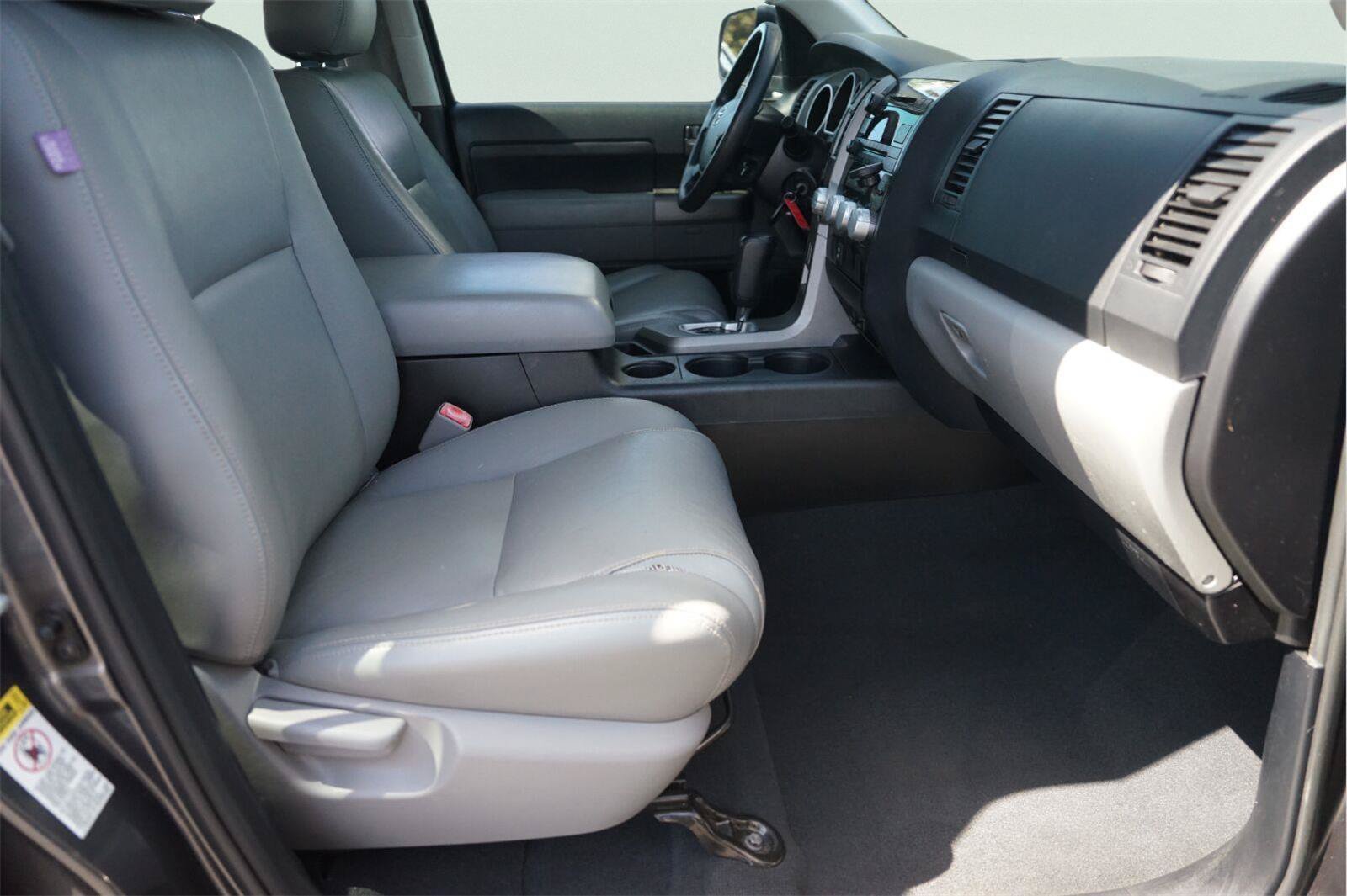 Used 2013 Toyota Tundra 2WD Double Cab w/ SR5 Pkg image 18