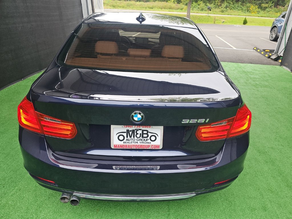 Used 2014 BMW 328i Sedan RWD image 5