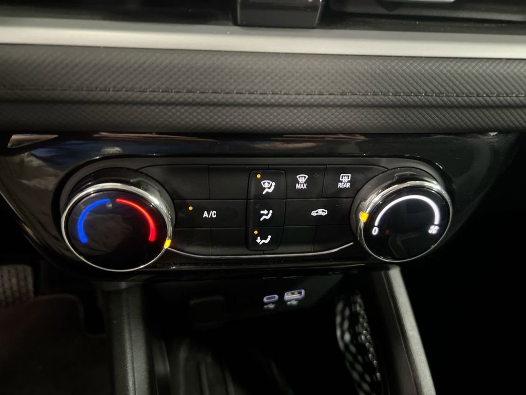 Used 2025 Chevrolet TrailBlazer LT AWD/4WD image 15