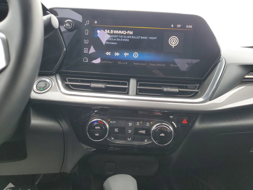Used 2025 Chevrolet Trax ACTIV w/ Sunroof Package image 27