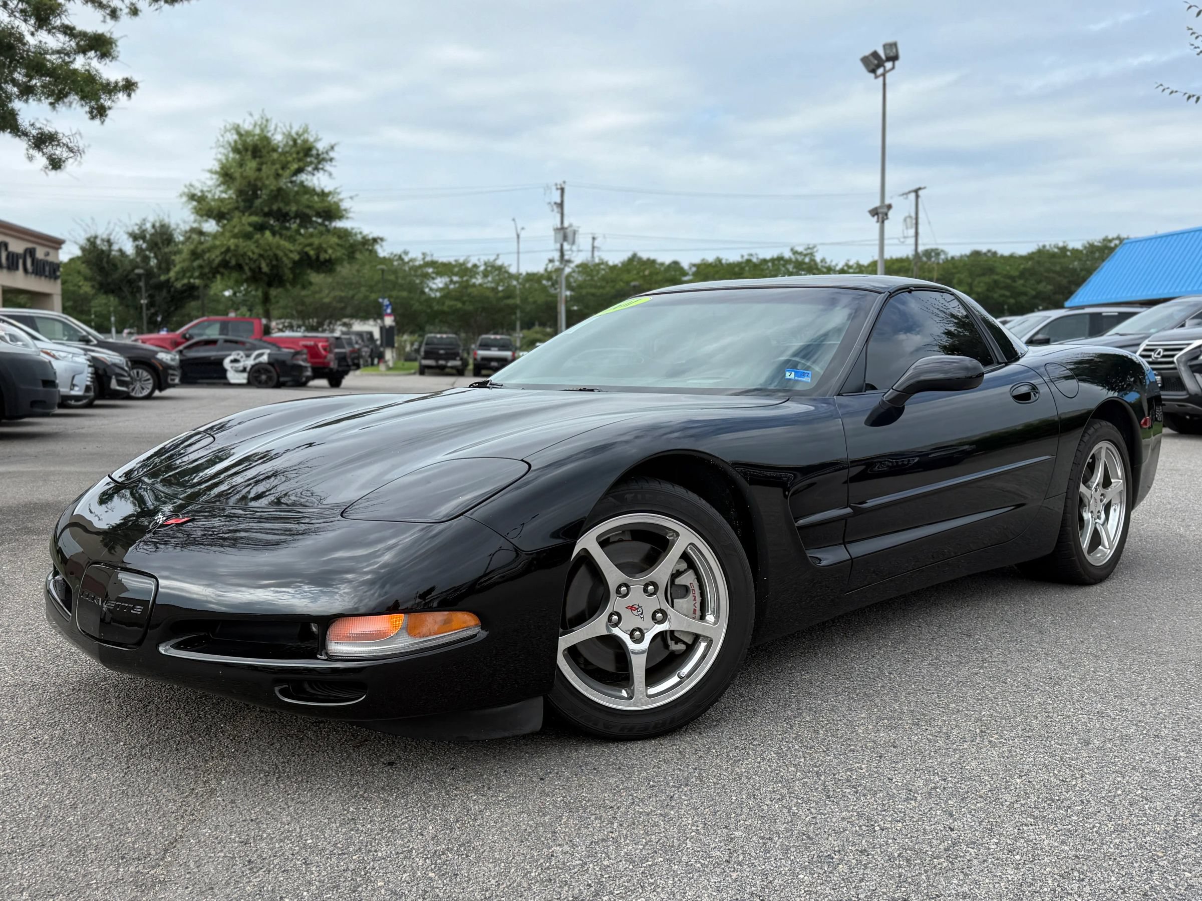 Used 2001 Chevrolet Corvette Coupe w/ Preferred Equipment Group2 RWD image 2