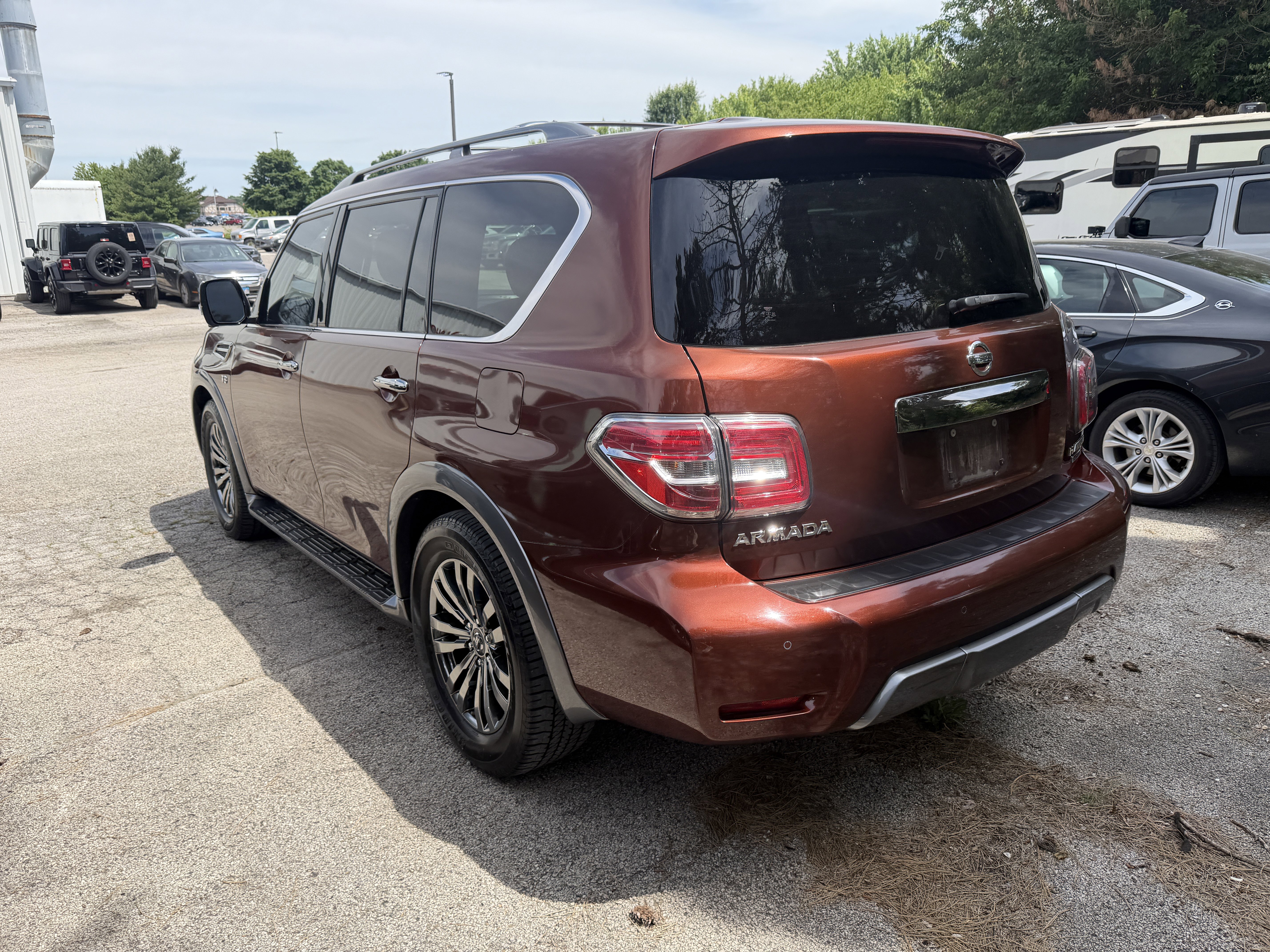 Used 2018 Nissan Armada Platinum w/ Captain Seat Package RWD image 12