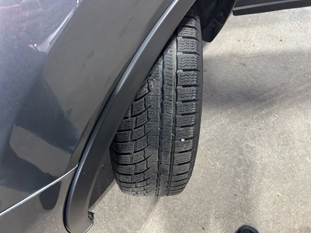 Used 2018 Nissan Rogue SV AWD/4WD image 32
