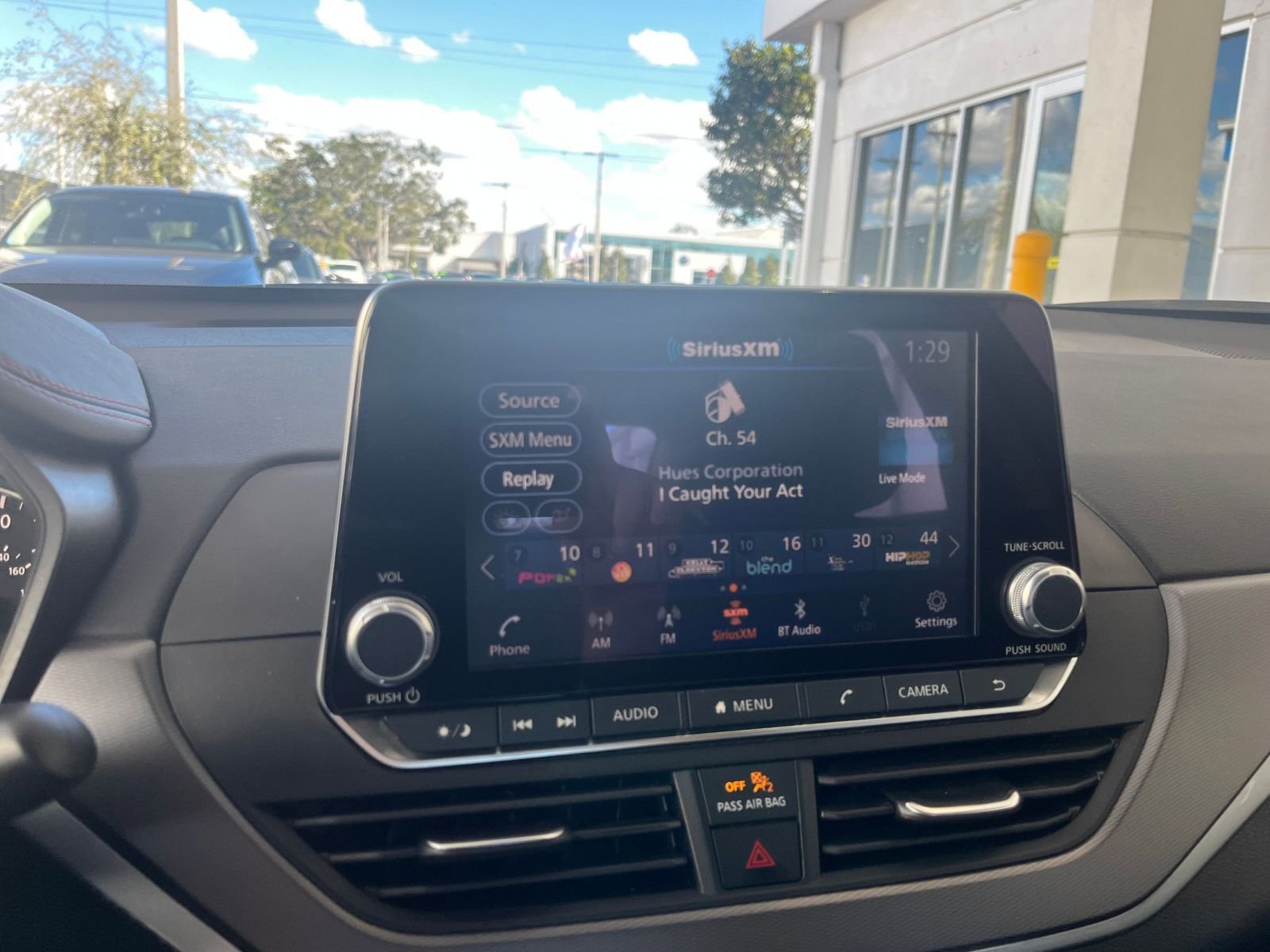 Used 2025 Nissan Altima 2.5 SR image 21