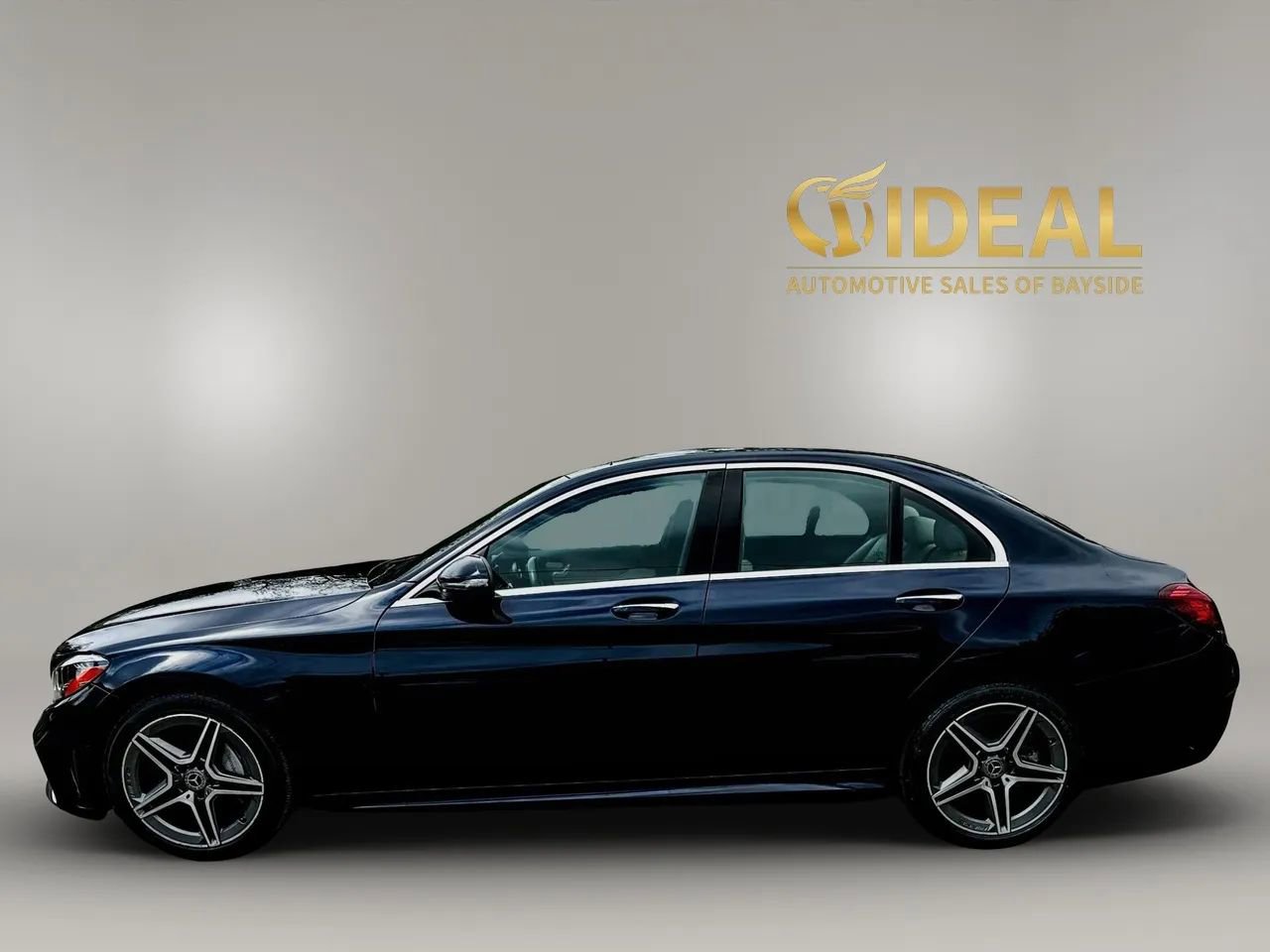 Used 2020 Mercedes-Benz C 300 4MATIC Sedan image 4