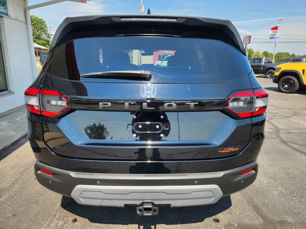 Used 2024 Honda Pilot TrailSport image 4