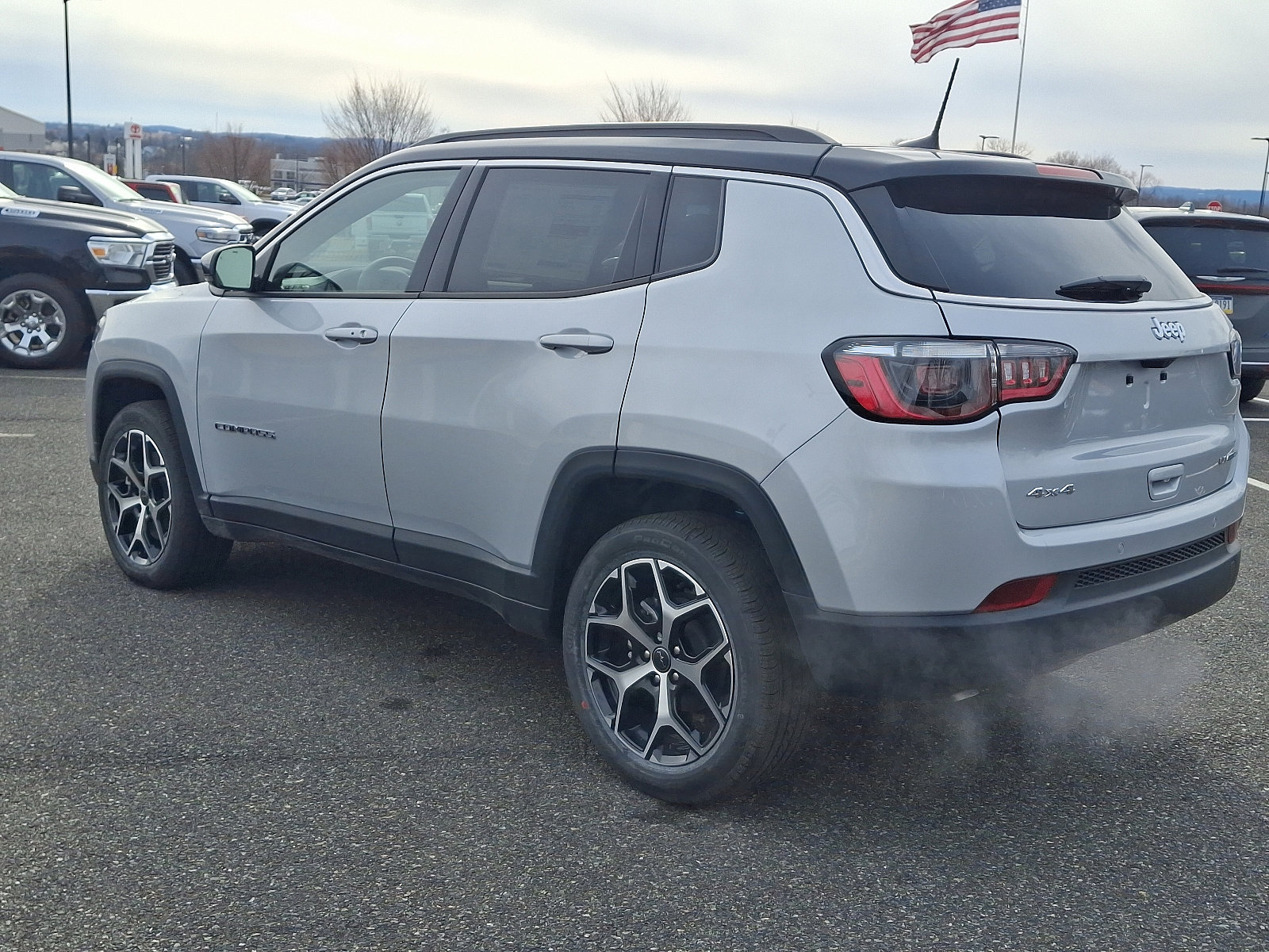 New 2025 Jeep Compass Limited w/ Sun & Sound Group image 3