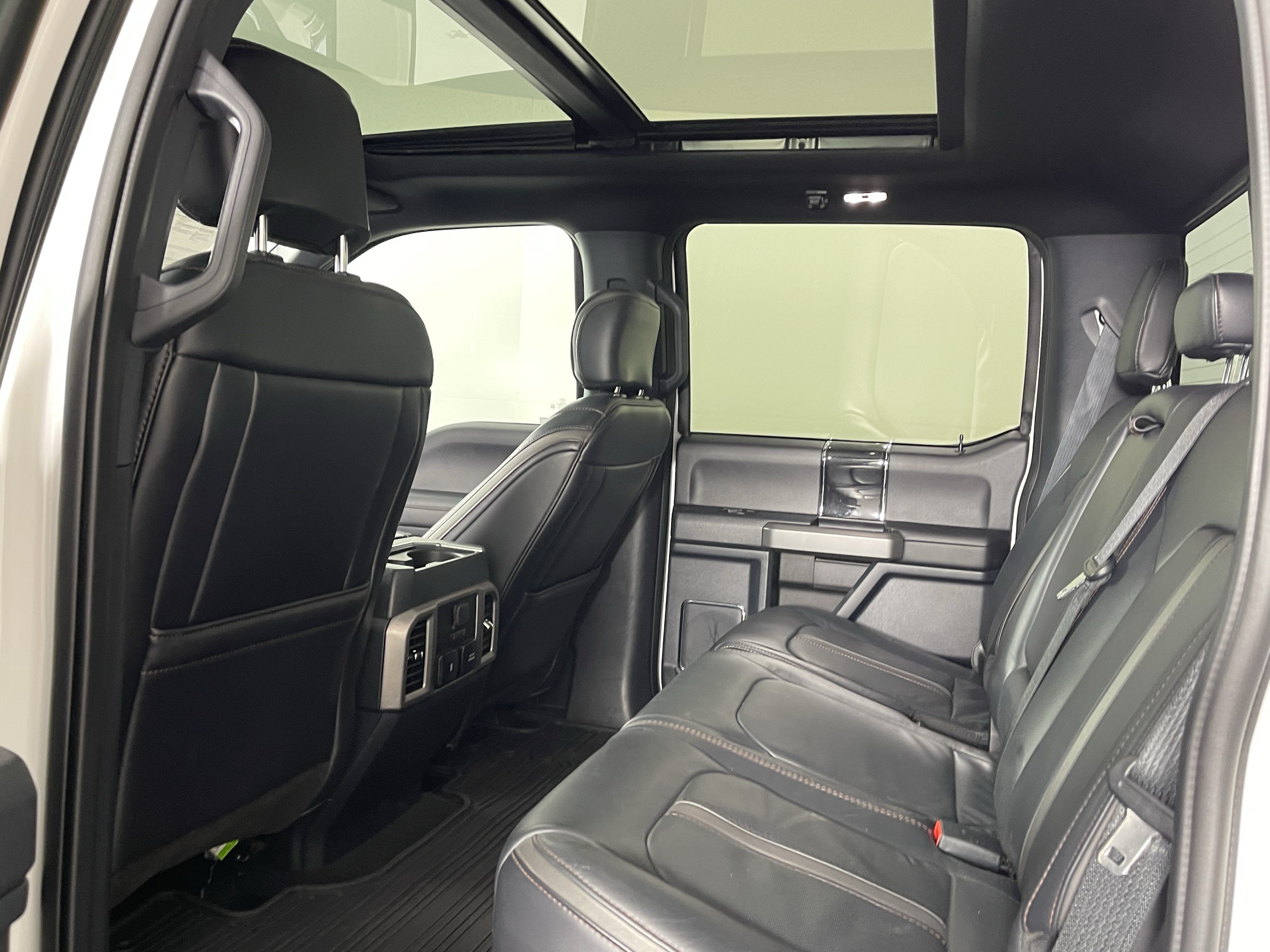 Used 2022 Ford F350 Platinum w/ Tremor Off-Road Package AWD/4WD image 14