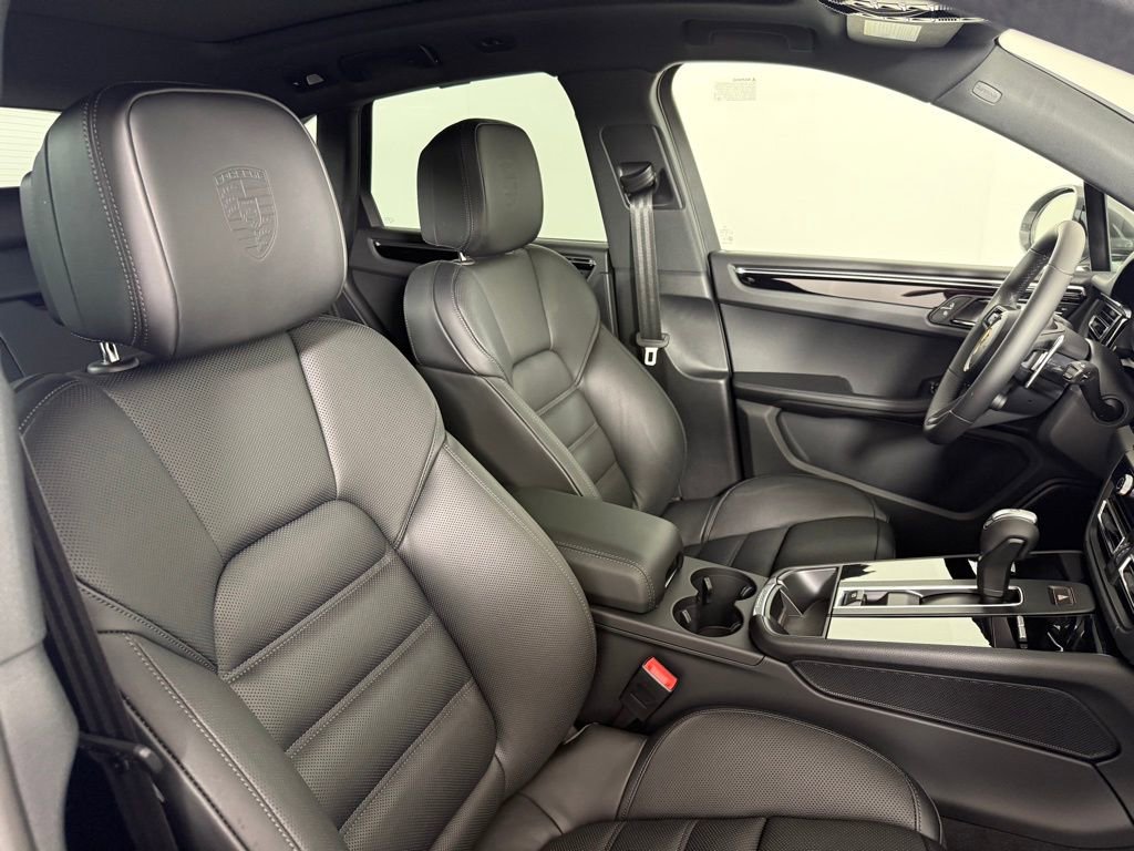 Certified 2026 Porsche Macan Turbo image 16