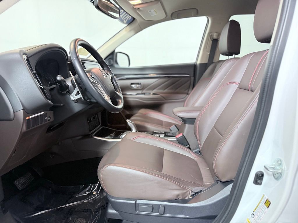 Used 2018 Mitsubishi Outlander SEL AWD/4WD image 18