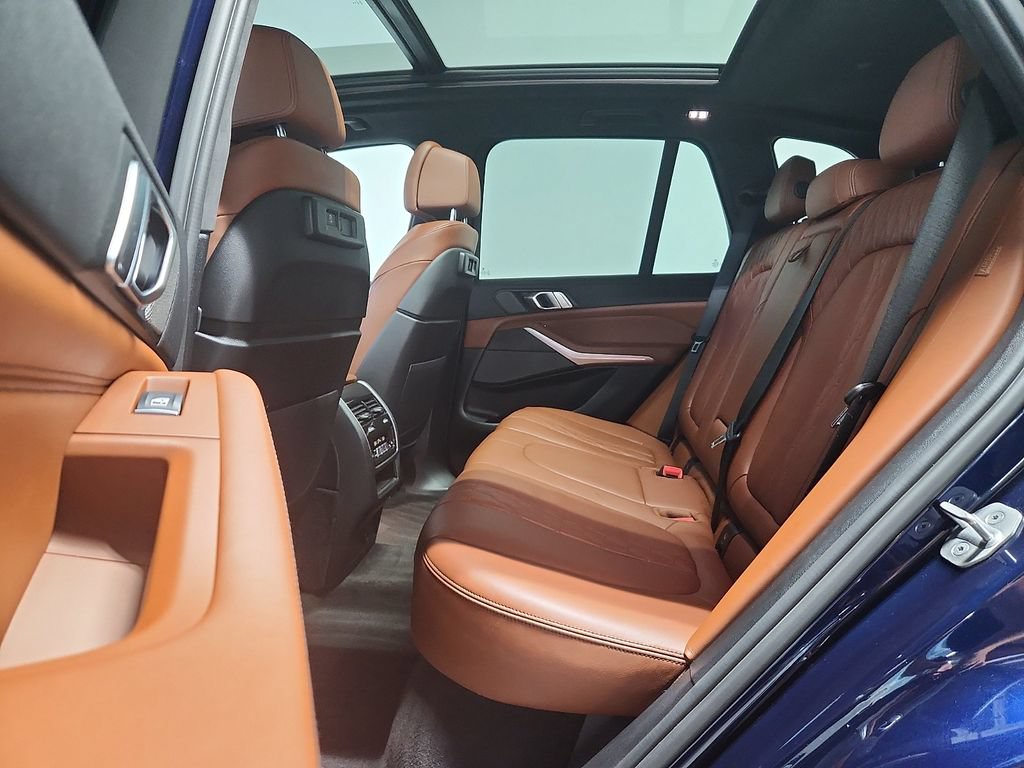 Used 2022 BMW X5 M50i AWD/4WD image 11