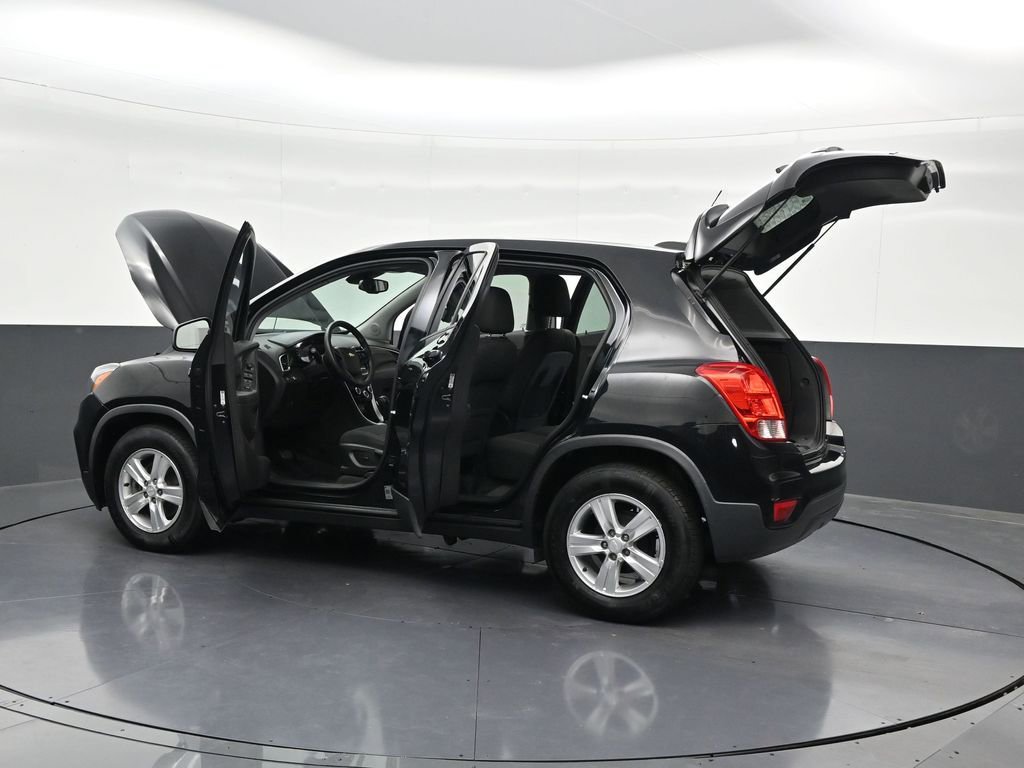 Used 2020 Chevrolet Trax LS FWD image 34