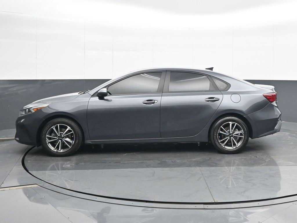 Used 2022 Kia Forte LXS image 3